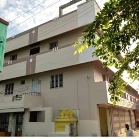 A Pousada Sri Vari Residency Vellore Exterior foto