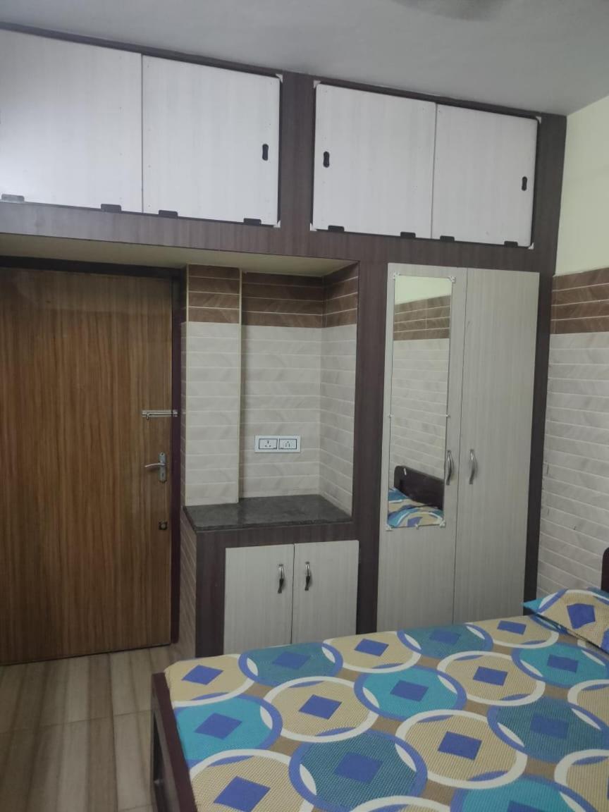 A Pousada Sri Vari Residency Vellore Exterior foto