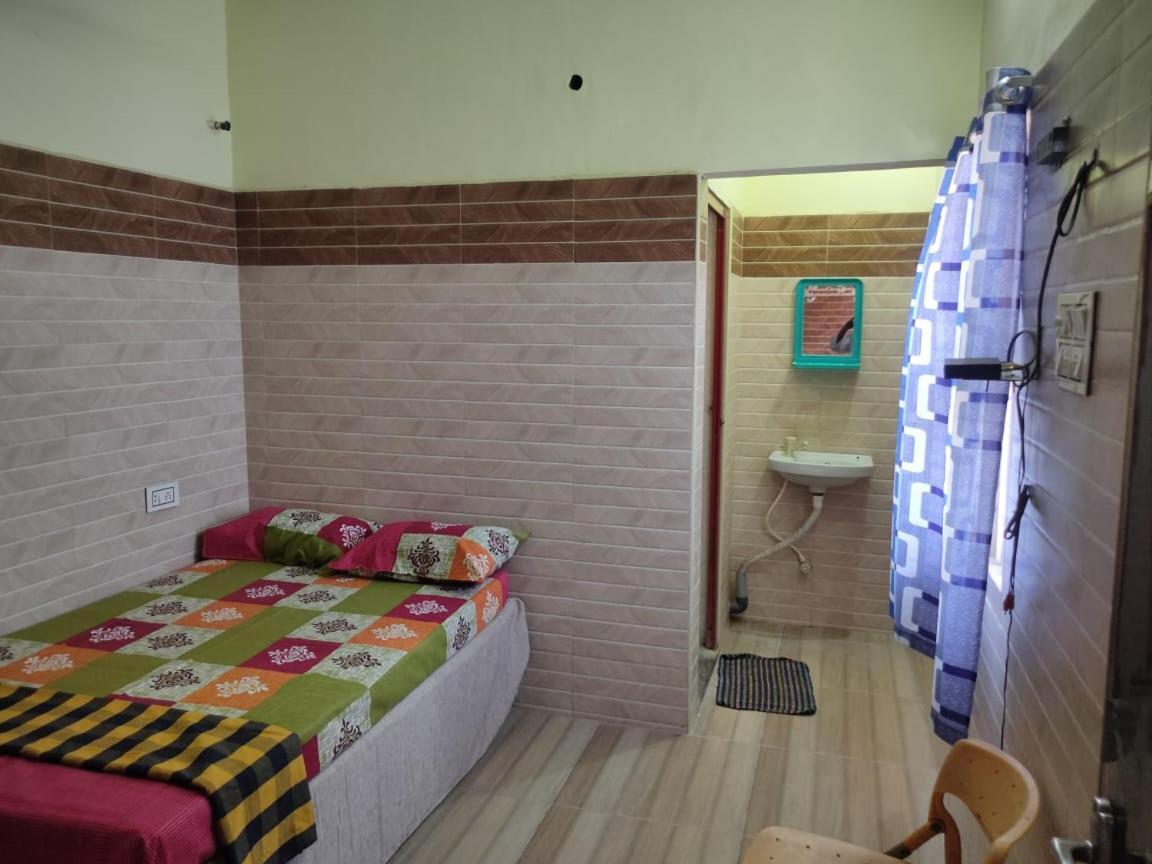 A Pousada Sri Vari Residency Vellore Exterior foto
